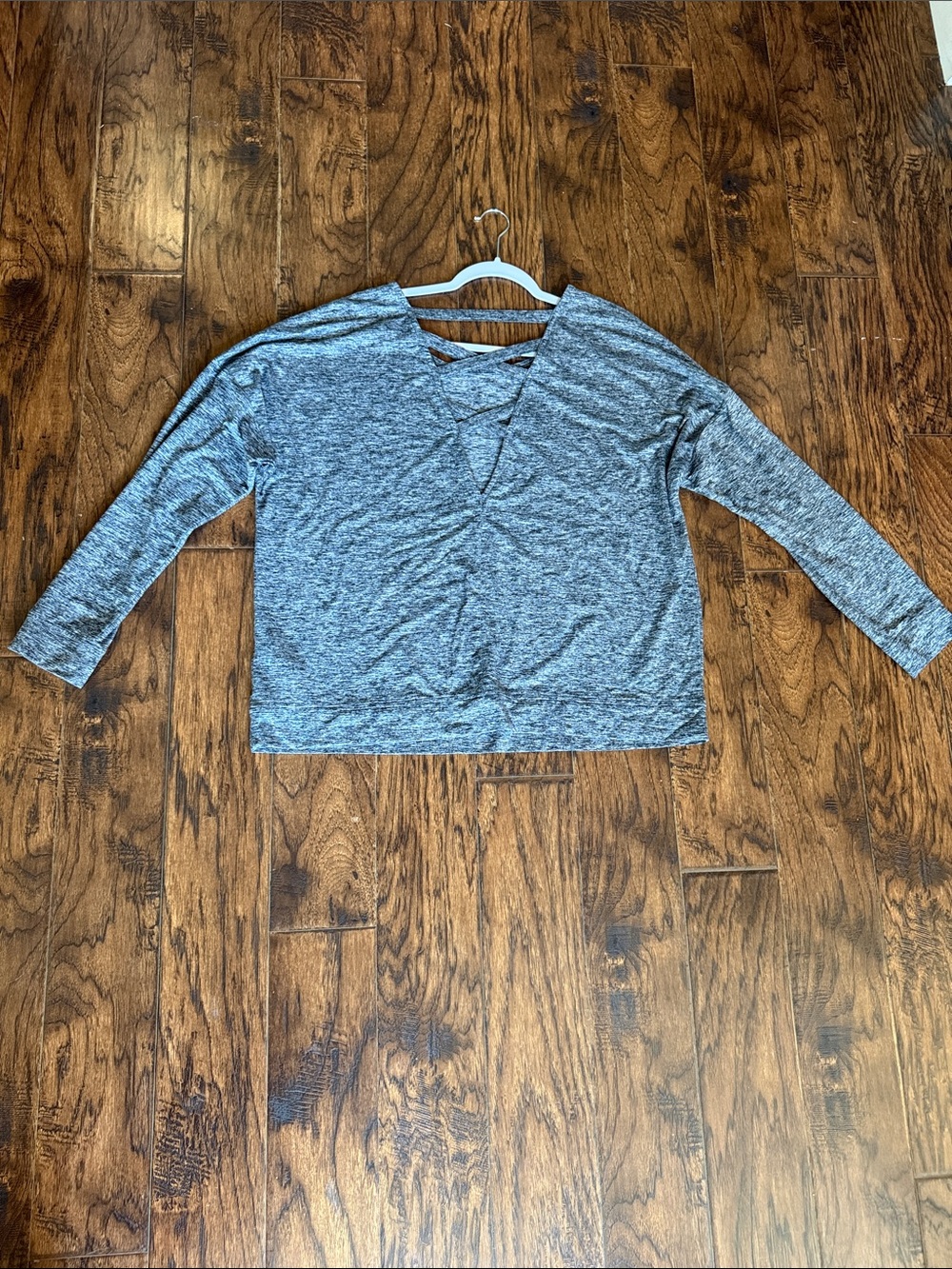 Gap Fit Gray Brush Tech Jersey Women's Top with V-Neck back, size XL